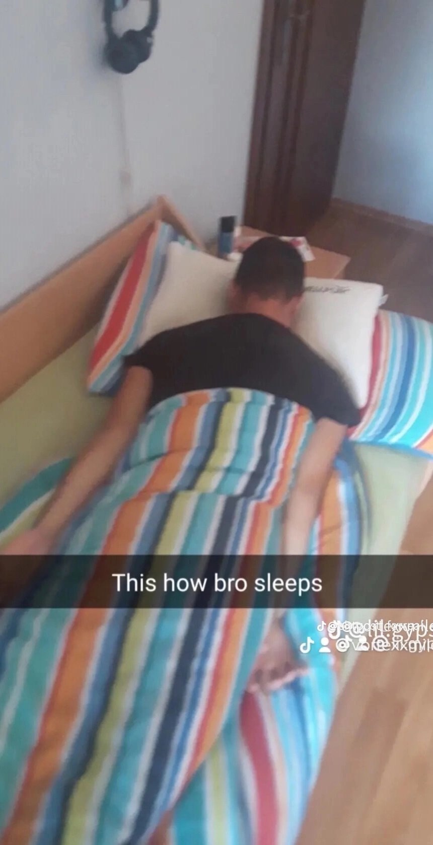 This how bro sleeps – meme