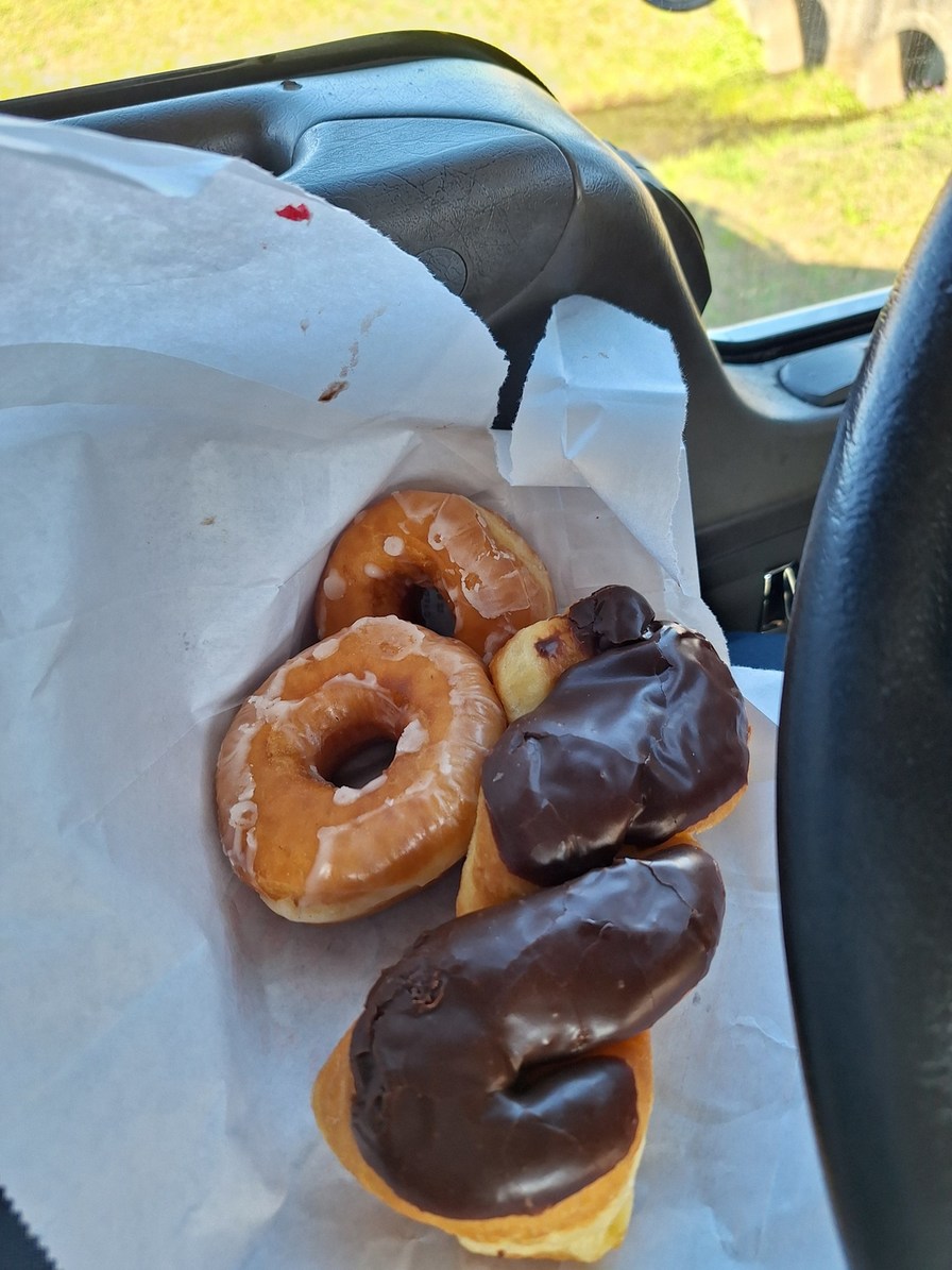 Only a myth truck drivers love doughnuts – meme