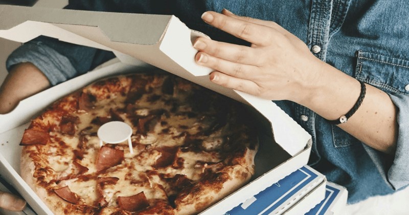 Pizza delivery drivers reveal the wildest reasons customers got put on the no-deliver list: ‘He came to the door eating a can of cat food’