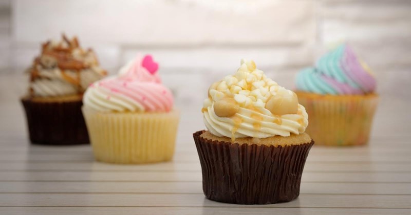 Mom gets reprimanded during birthday party for bringing her kid different cupcake because of food allergy, she stands up to other parents: ‘[You’re] creating an issue where none exists’