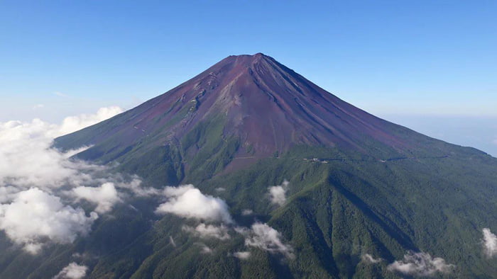 For the first time in recorded history (130 years), thereu2019s no snow on Mt. Fuji in November