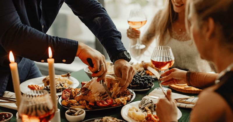 Freeloading daughter refuses to host family Thanksgiving despite other siblings taking their turn, flips out when mom disinvites her: ‘I made it very clear she needed to stay true to her word’