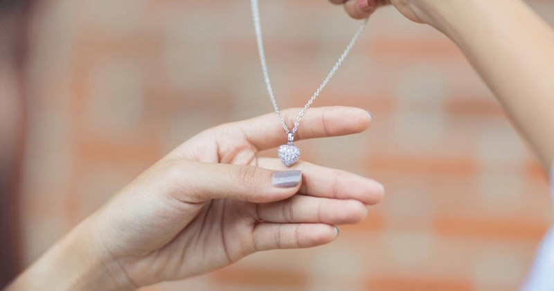 UPDATE: Entitled brother steals family heirloom jewelry meant for his sister and gives it away to his fiancé instead, family feud leads to a heated lawsuit: ‘[It’s] supposed to be mine’