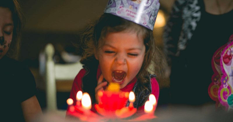 Stepgrandmother plans entirely pink birthday party for pink-hating 5-year-old, protests when her mom refuses to let her attend: ‘She told me I’m raising her to be a spoilt brat’