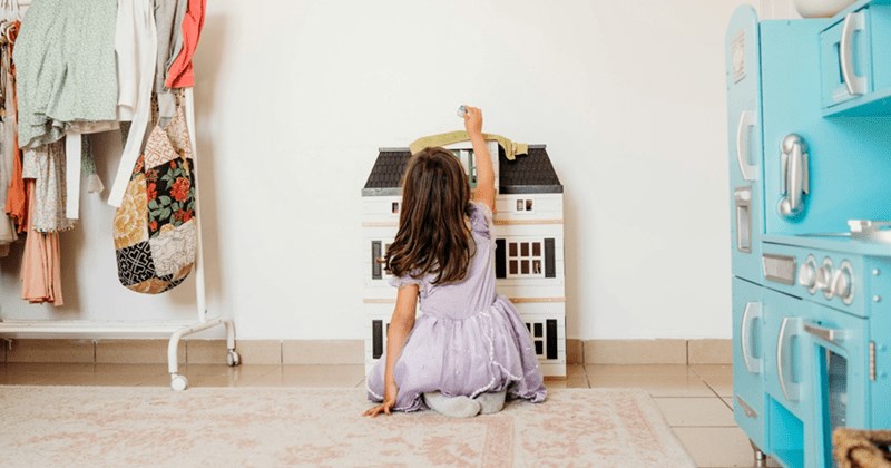 Man builds dollhouse for 28-year-old wife, brother gets offended when he won’t give it to his 13-year-old niece for her birthday: ‘He told me that I was teasing her’