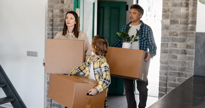 15-year-old refuses to move states with dad after years of being used as a free babysitter for stepsiblings, dad throws a fit in response: ‘He’s more worried about free childcare than being a dad’
