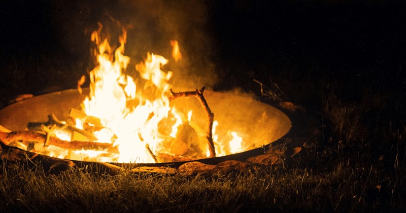 Entitled driver refuses to stop making noise with car, faces payback when next door neighbor decides to move his fire pit: ‘I’ll do what I want in my own yard’