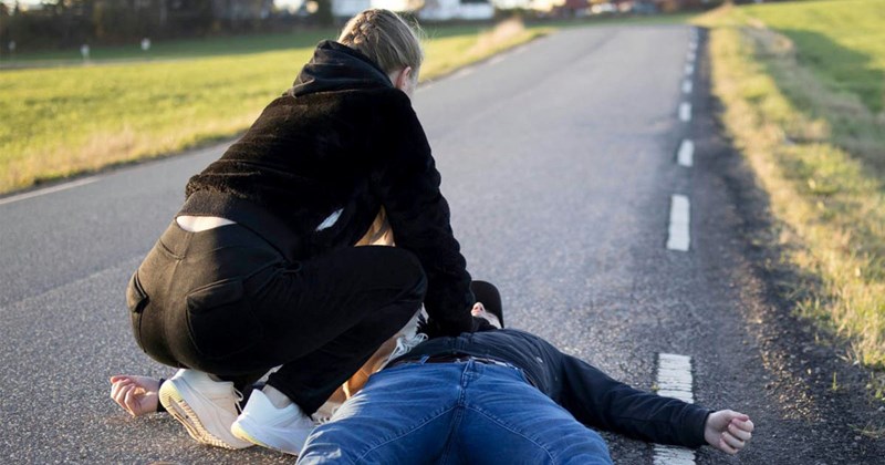 19-year-old boyfriend forbids girlfriend from doing mouth-to-mouth resuscitation because he considers it cheating, claims he can do it because he’s going to be a doctor: ‘This is like a drop in the ocean of what he does’