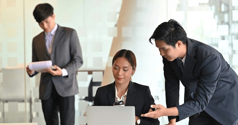 ‘I asked her to pull out the company handbook and read the definition of business attire’: Manager faces retaliation after insisting that employees have to wear business attire on Fridays when all other departments wear jeans
